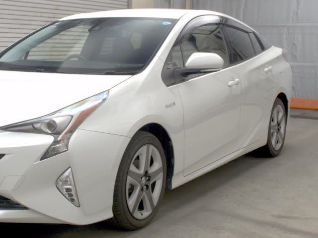 2017 Toyota Prius Sツーリングセレクション auction photo 4