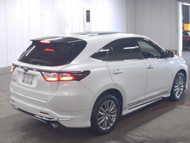 2019 Toyota Harrier premium auction photo 5