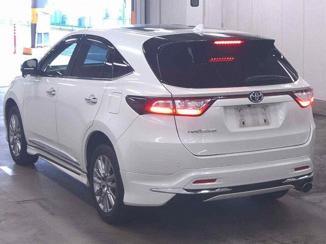 2019 Toyota Harrier premium auction photo 2
