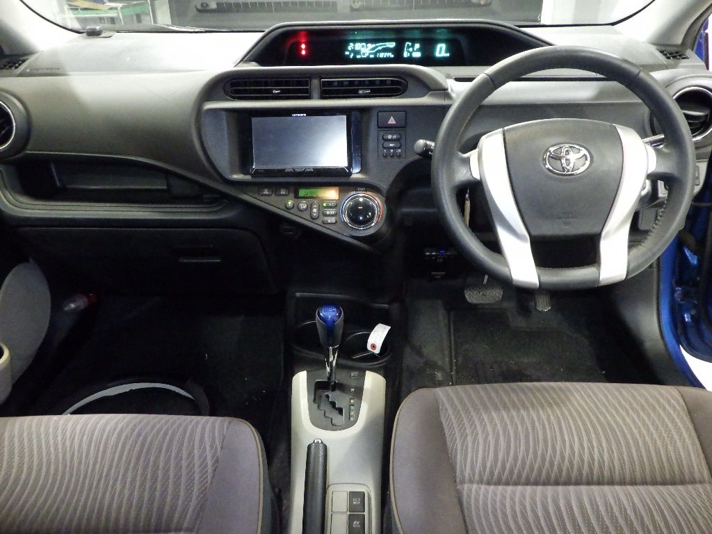 2012 Toyota Aqua G auction photo 3