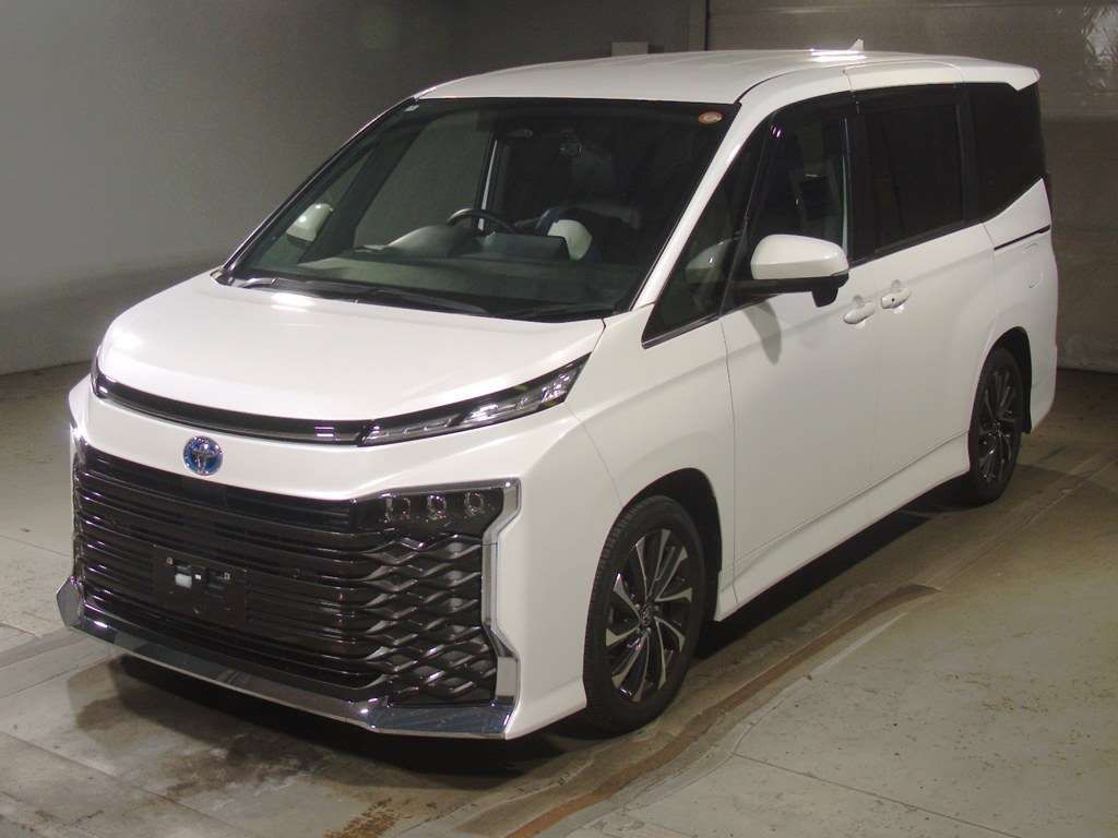 Japan Auction Vehicles 4 2022 Toyota Voxy ハイブリッドS-Z auction photo