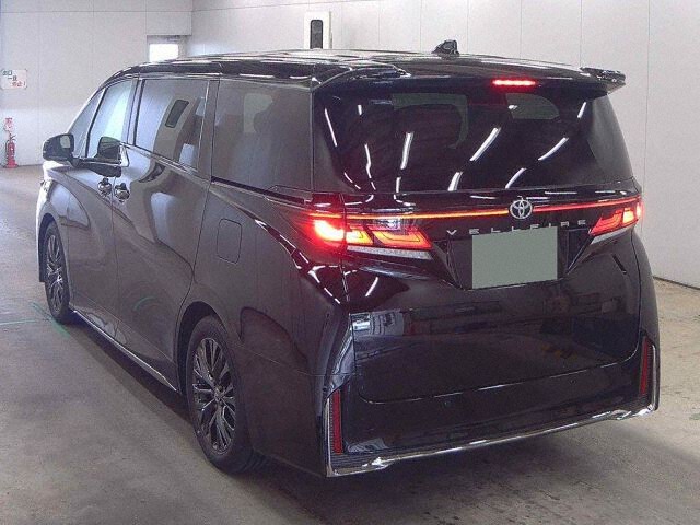 2025 Toyota Vellfire Z Premier auction photo 2