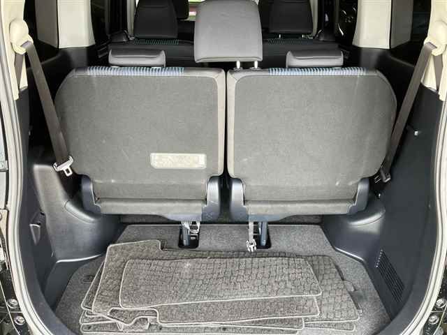 2015 Toyota Voxy ZS auction photo 9