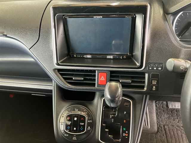 2015 Toyota Voxy ZS auction photo 6