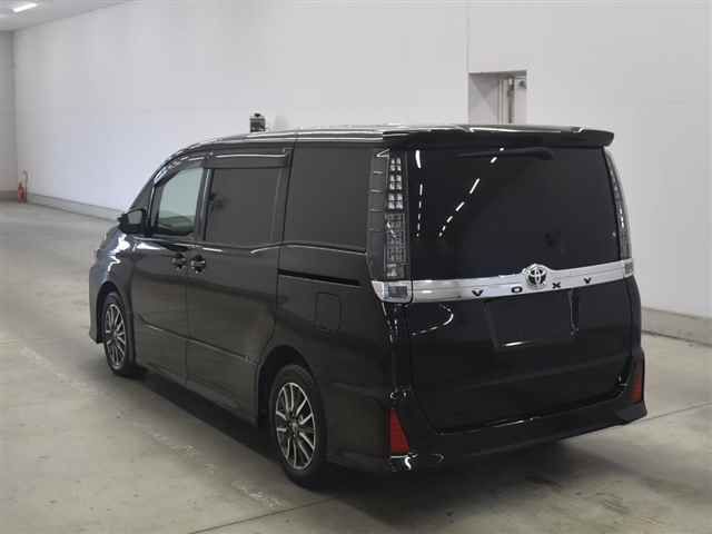 2015 Toyota Voxy ZS auction photo 2