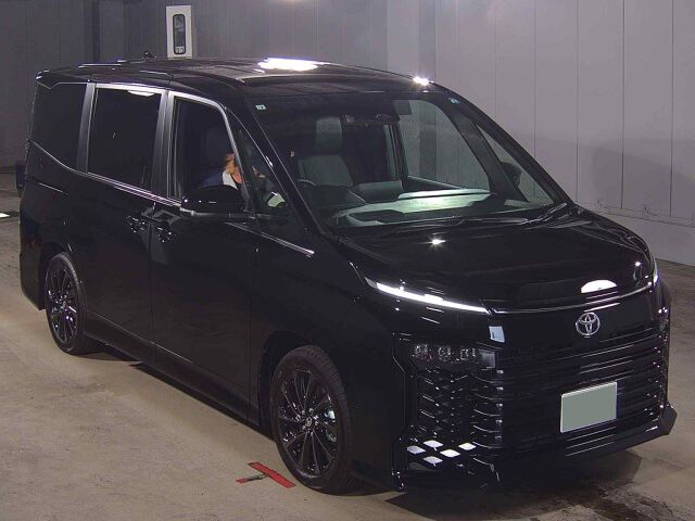 Japan Auction Vehicles 8 2026 Toyota Voxy Hybrid S-Z auction photo