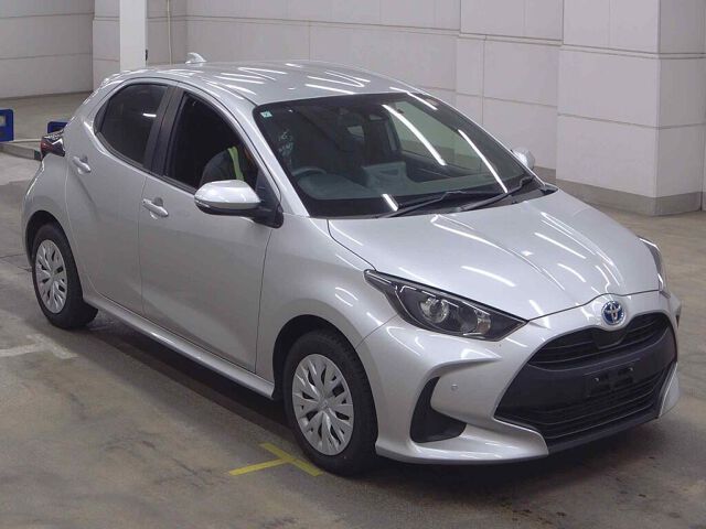 Japan Auction Vehicles 8 2022 Toyota Yaris ハイブリッドX 4WD auction photo