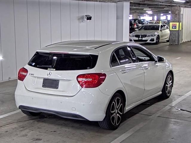 2015 Mercedes-Benz A 180 スタイル + auction photo 3