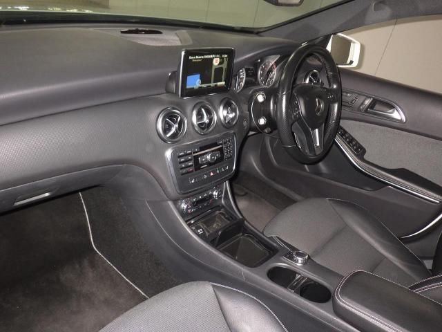 2015 Mercedes-Benz A 180 スタイル + auction photo 2
