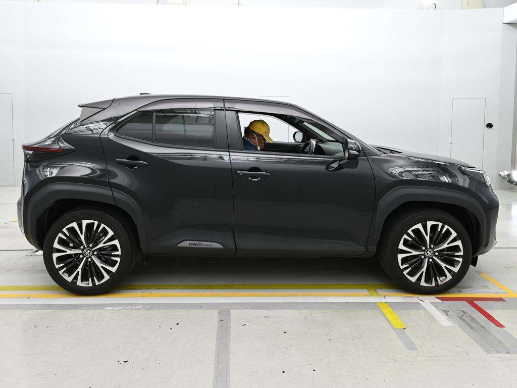2023 Toyota Yaris Cross Z auction photo 3