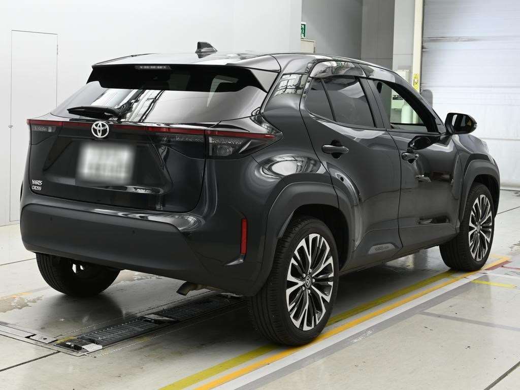2023 Toyota Yaris Cross Z auction photo 2