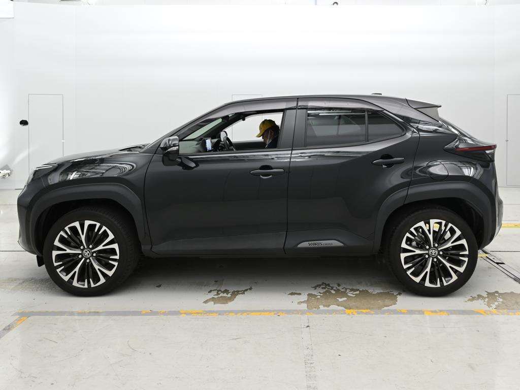 2023 Toyota Yaris Cross Z auction photo 4