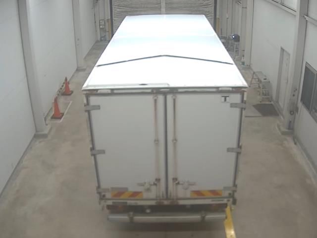 2014 Isuzu Forward Refrigerated and frozen trucks auction photo 3