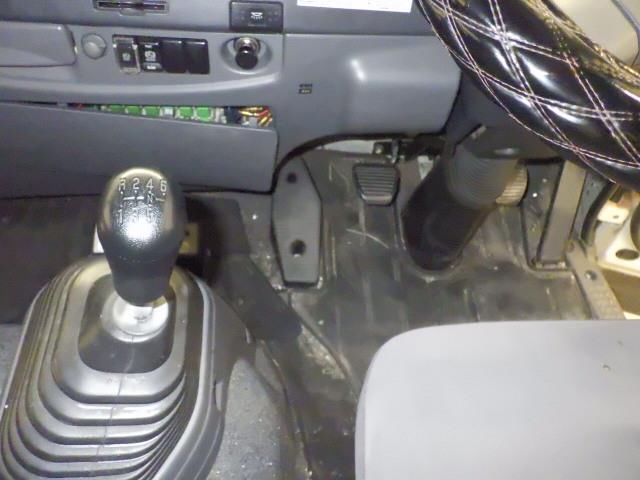 2014 Isuzu Forward Refrigerated and frozen trucks auction photo 8
