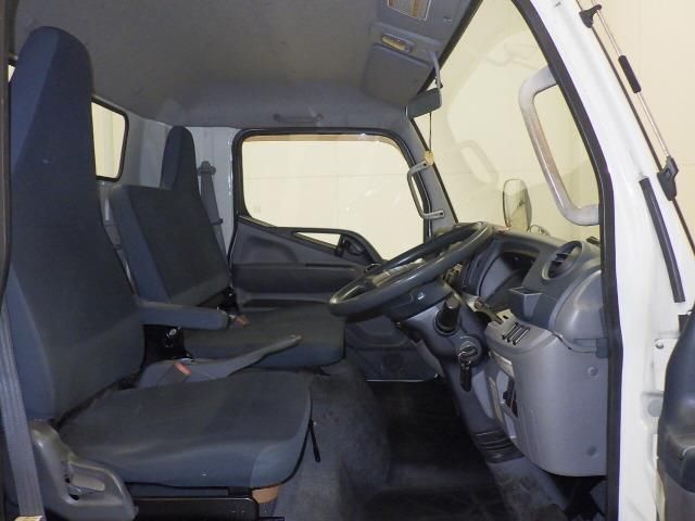 2015 Mitsubishi Fuso Canter Flatbed auction photo 6