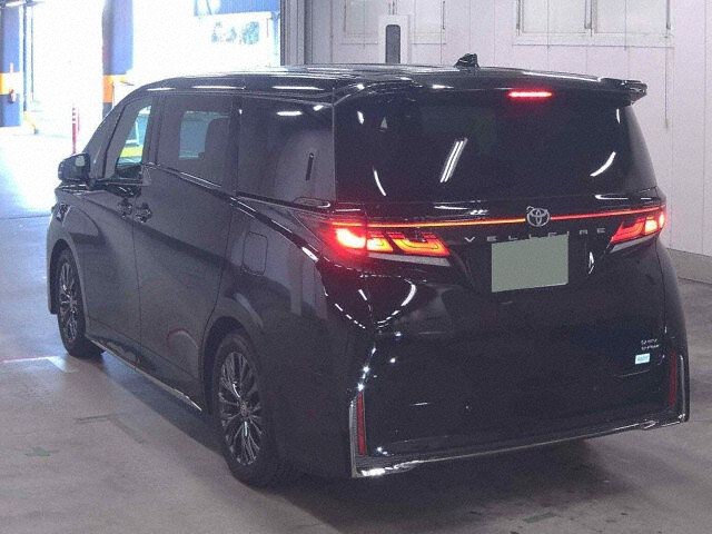 2025 Toyota Vellfire Z Premier 4WD auction photo 2