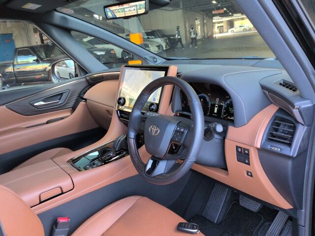 2025 Toyota Vellfire Z Premier 4WD auction photo 3