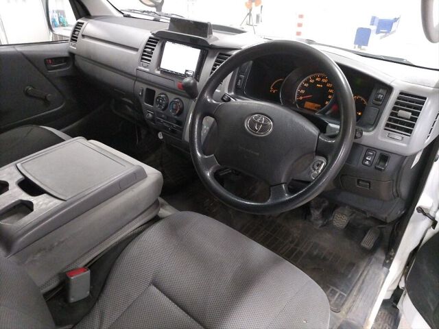 2007 Toyota Hiace ロングDX 4WD auction photo 3