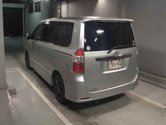 2009 Toyota Noah S auction photo 2
