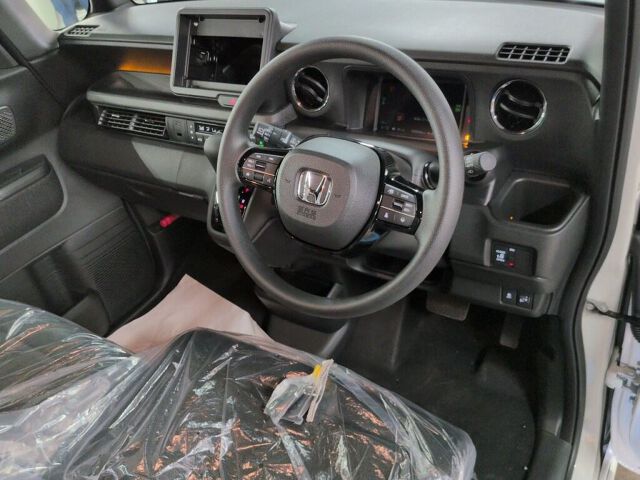 2026 Honda N-BOX Base grade 4WD auction photo 3