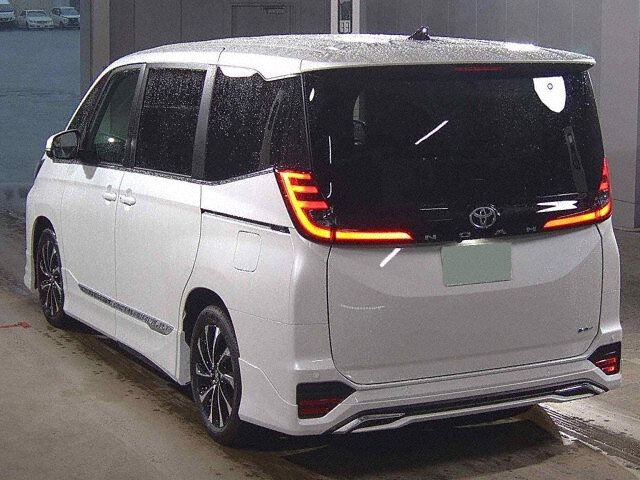 2026 Toyota Noah ハイブリッドS-Z auction photo 2