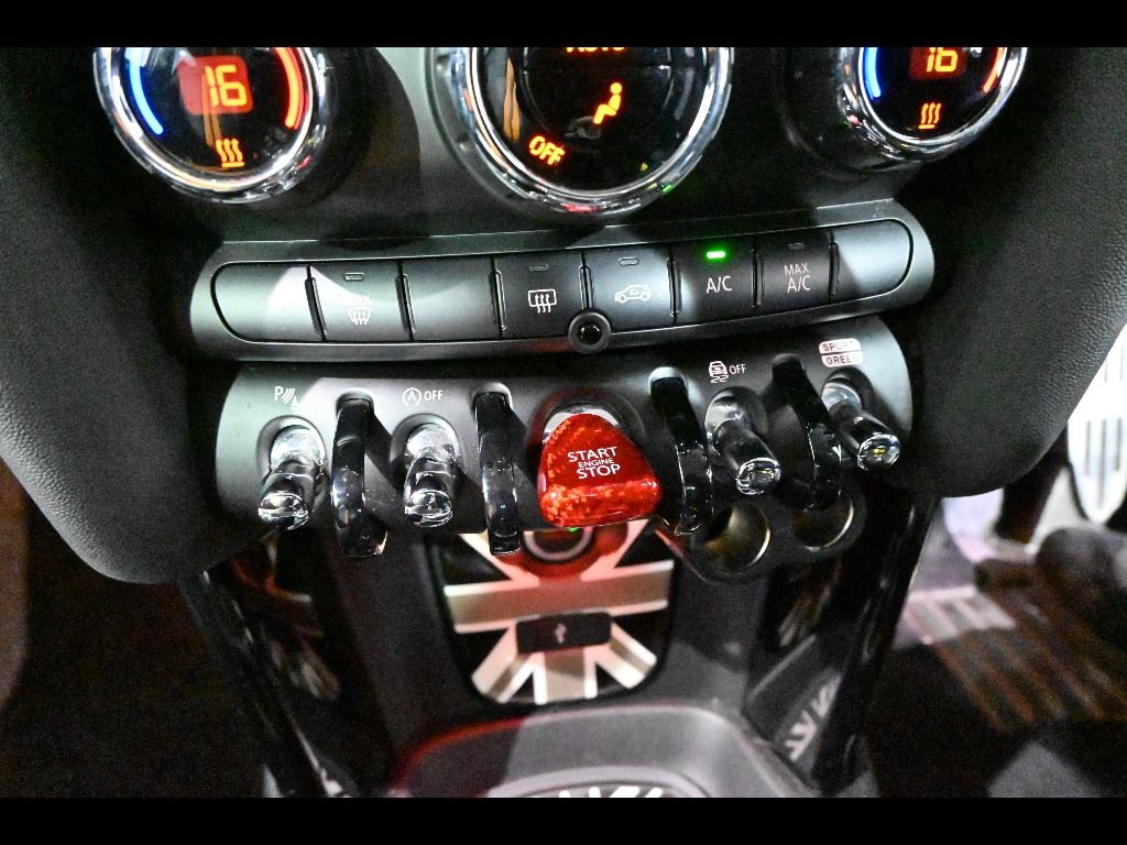 2020 MINI ミニ 5D Cooper S auction photo 10