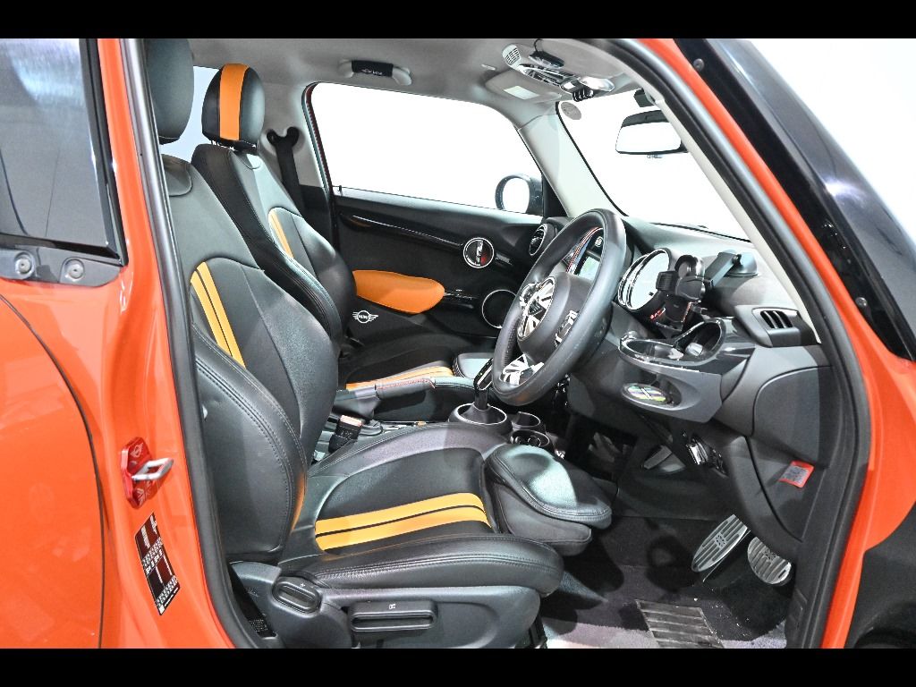 2020 MINI ミニ 5D Cooper S auction photo 6