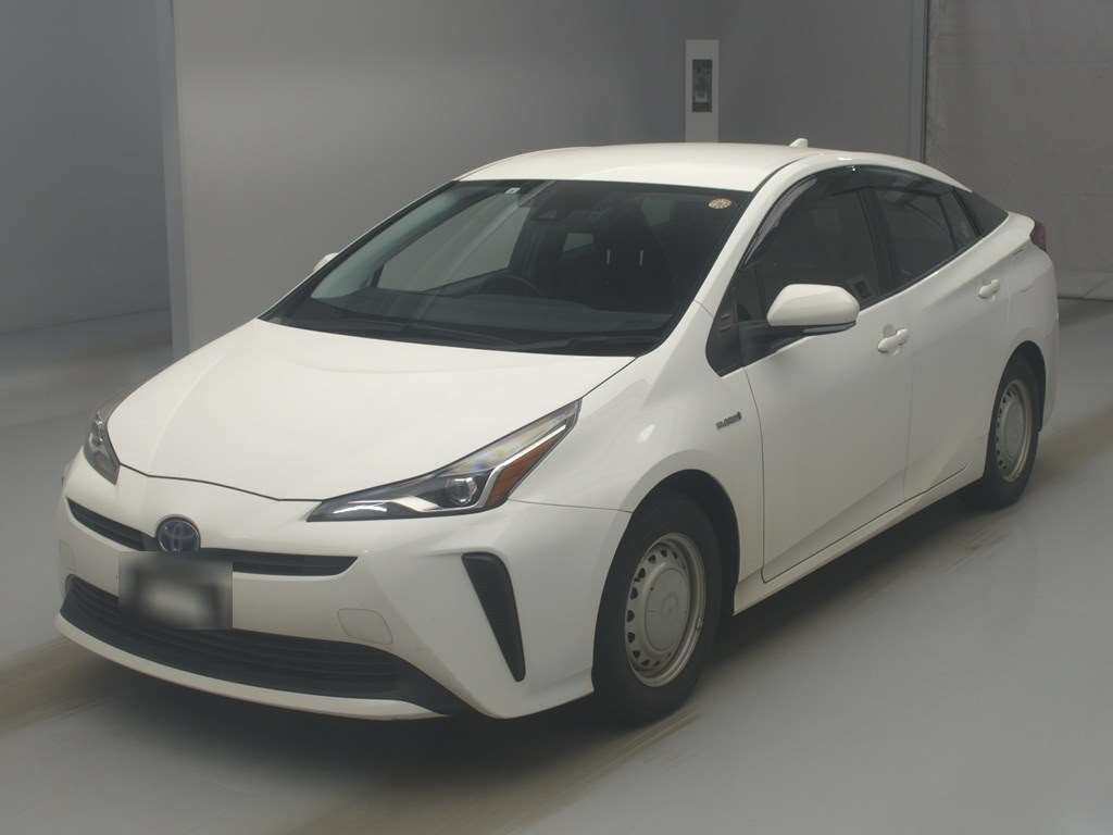 2019 Toyota Prius S 4WD Japan auction vehicle