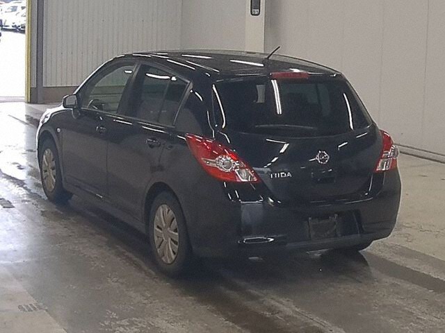 2011 Nissan ティーダ 15M auction photo 2