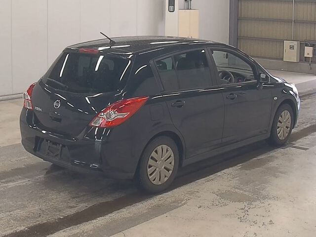 2011 Nissan ティーダ 15M auction photo 5