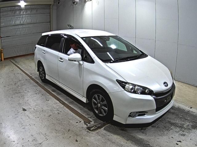 2015 Toyota Wish 1.8S 4WD Japan auction vehicle