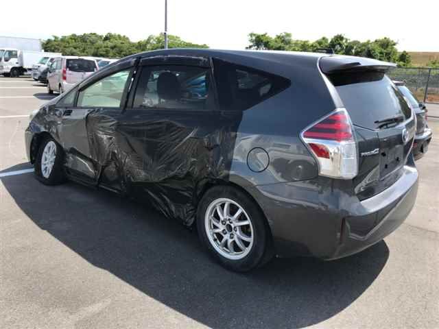 2015 Toyota Prius Alpha S auction photo 2