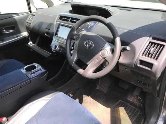 2015 Toyota Prius Alpha S auction photo 3