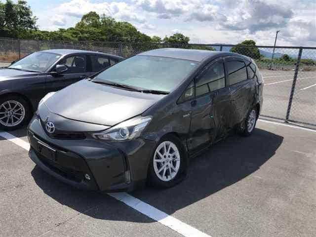 2015 Toyota Prius Alpha S auction photo 4
