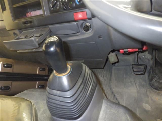 2013 Isuzu Elf dump auction photo 8