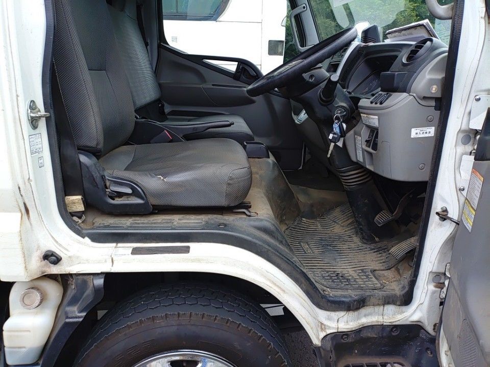 2019 Mitsubishi Fuso Canter auction photo 3