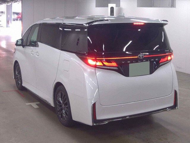 2025 Toyota Vellfire Z Premier auction photo 2