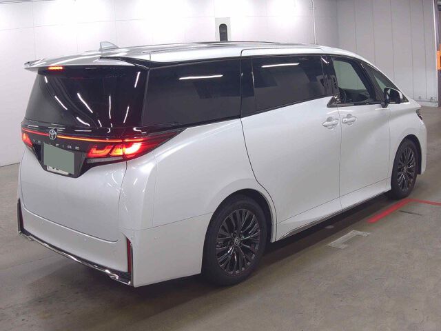 2025 Toyota Vellfire Z Premier auction photo 5