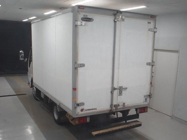 2017 Isuzu Elf Van auction photo 2