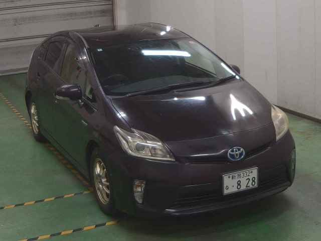 2014 Toyota Prius S Japan auction vehicle