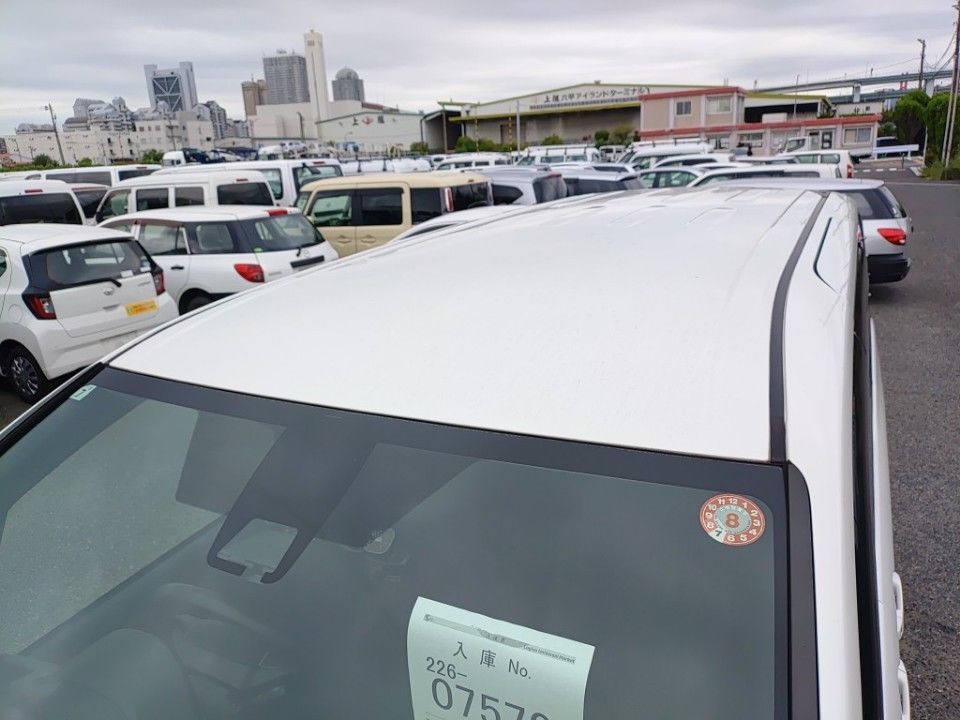2021 Toyota Noah auction photo 7