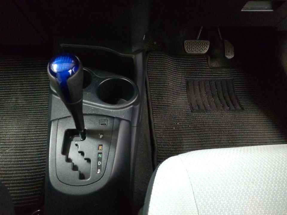 2017 Toyota Aqua auction photo 12