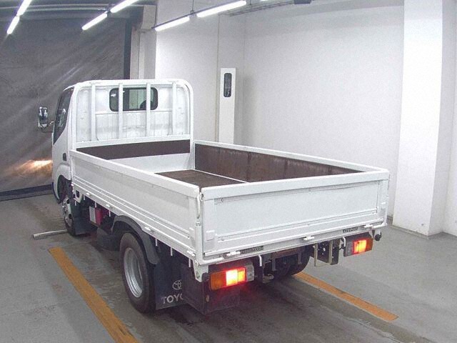 2006 Toyota Dyna フルジャストロー auction photo 2