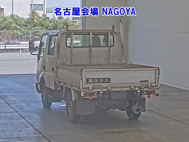 2013 Toyota Dyna Wキャブ auction photo 2