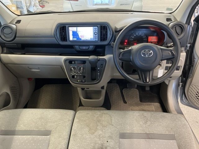 2016 Toyota Passo X auction photo 5