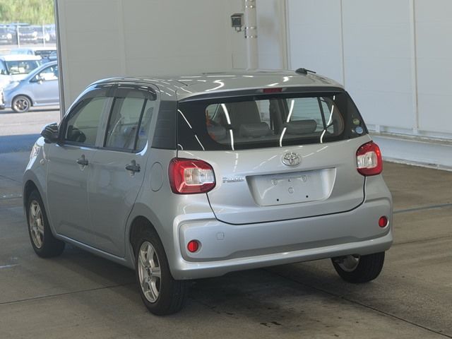 2016 Toyota Passo X auction photo 2