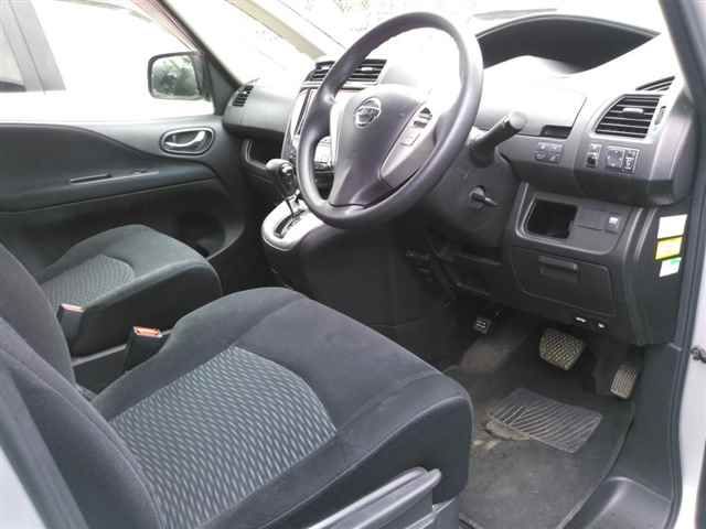 2011 Nissan Serena 20S auction photo 3