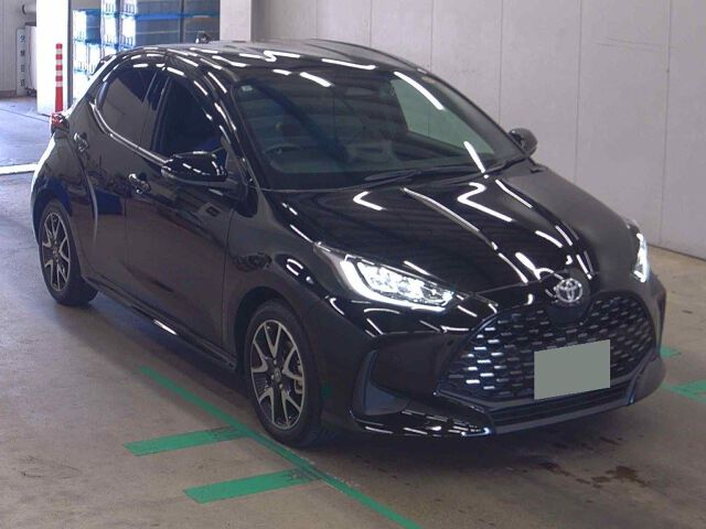 2025 Toyota Yaris ハイブリッドZ Japan auction vehicle