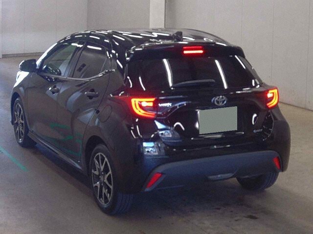2025 Toyota Yaris ハイブリッドZ auction photo 2
