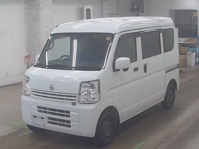 2018 Nissan NV100 Clipper GX 4WD auction photo 4